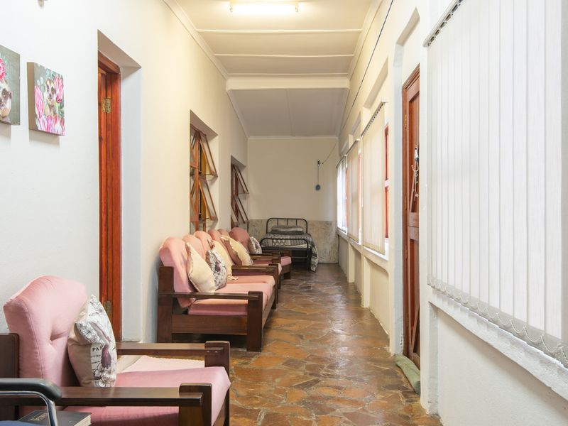 Beautiful 5-Bedroom Home with Large Adjacent Plot for Sale in Somerset East. - Photo 5