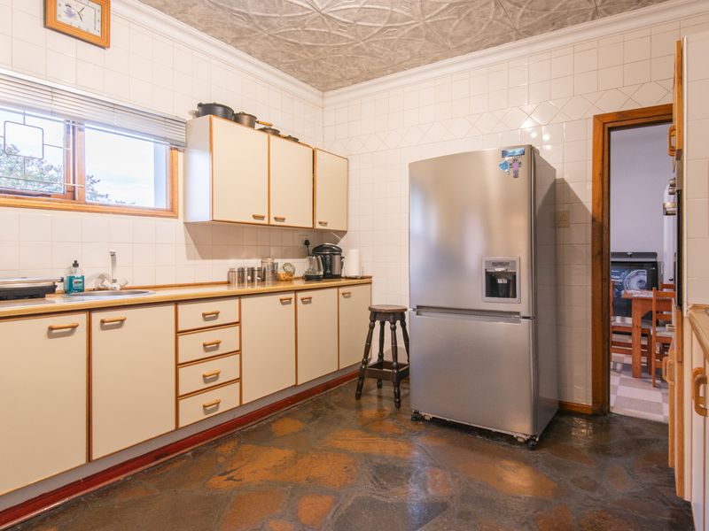 Beautiful 5-Bedroom Home with Large Adjacent Plot for Sale in Somerset East. - Photo 10