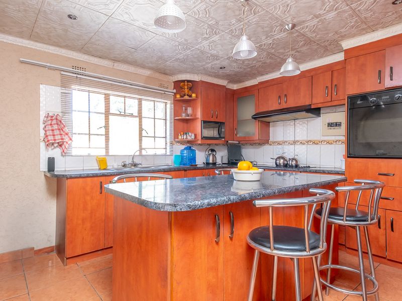 Your Ideal Family Home With Space To Grow! - Photo 7