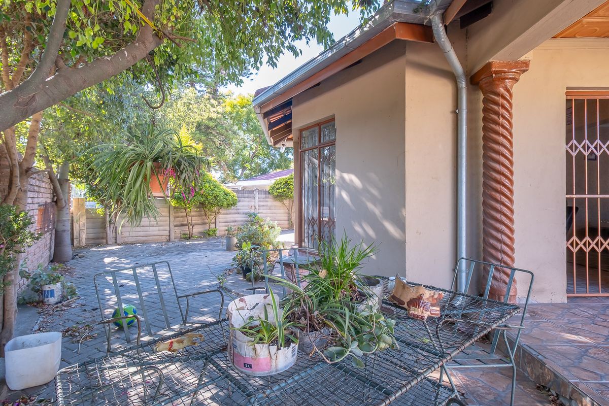 Your Ideal Family Home With Space To Grow! - Photo 2