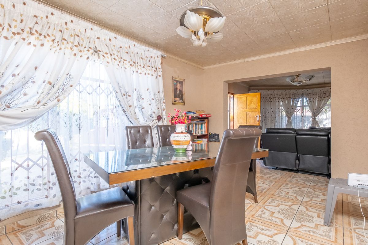 Your Ideal Family Home With Space To Grow! - Photo 5