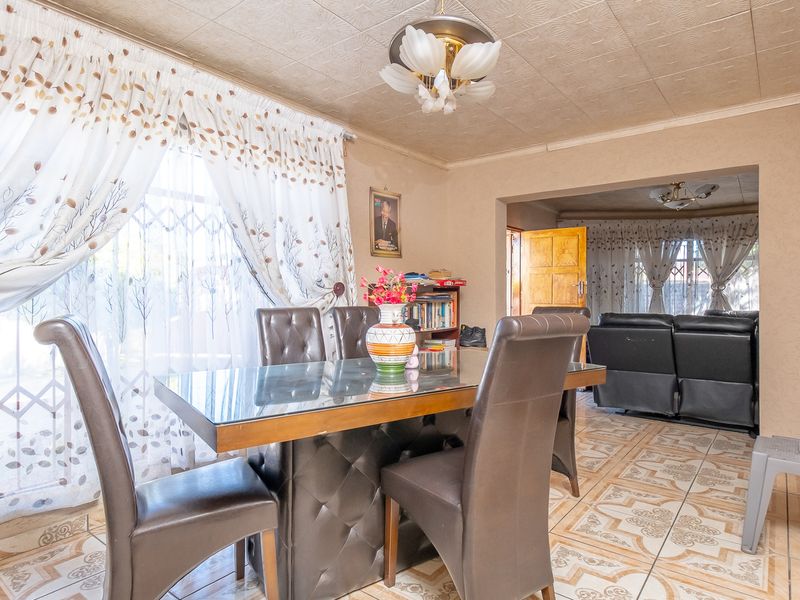 Your Ideal Family Home With Space To Grow! - Photo 5