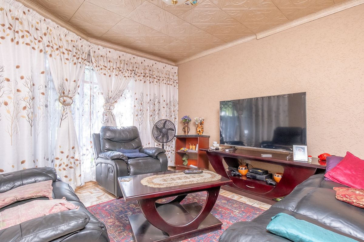 Your Ideal Family Home With Space To Grow! - Photo 4