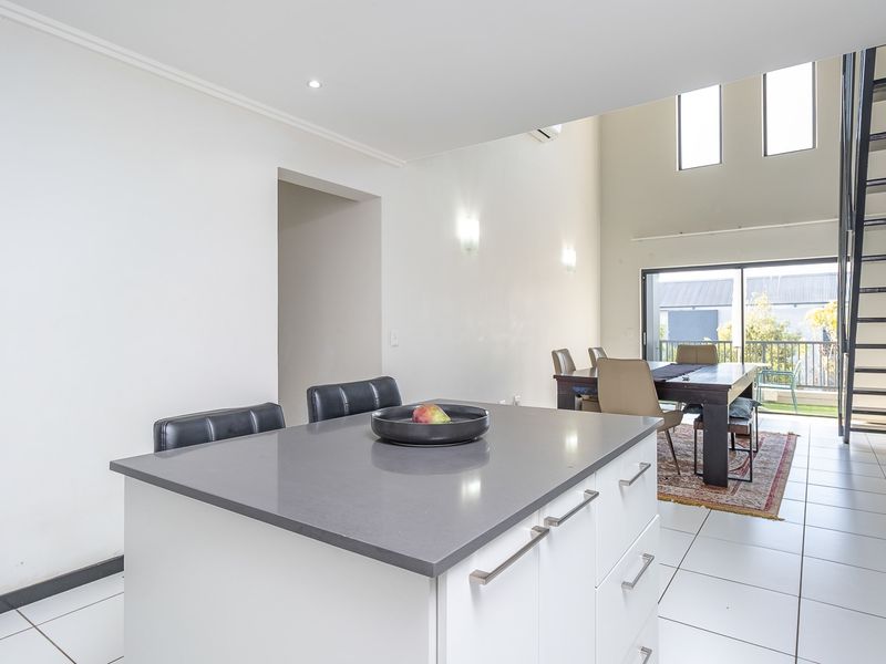 Townhouse For Sale in Paulshof, Sandton, Gauteng - Photo 5