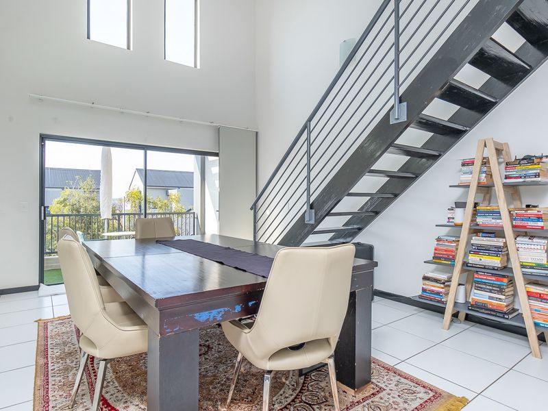 Townhouse For Sale in Paulshof, Sandton, Gauteng - Photo 6