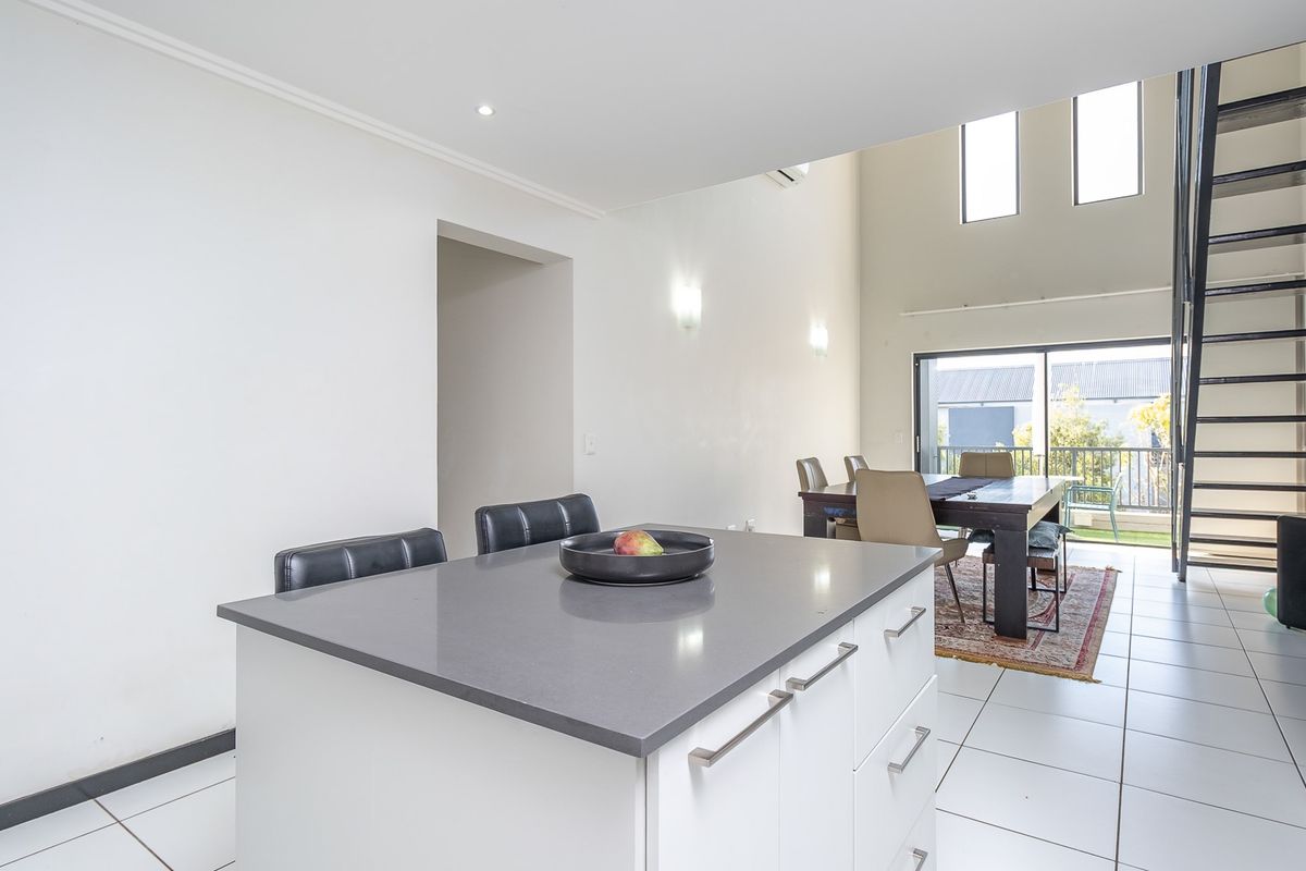 Townhouse For Sale in Paulshof, Sandton, Gauteng - Photo 5