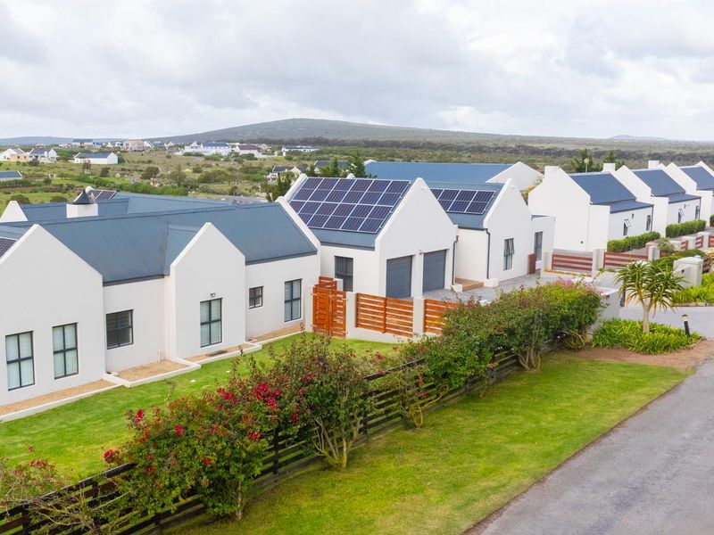 PRIME SMALLHOLDING FOR SALE IN OLIFANTSKOP ESTATE - EXCEPTIONAL VERSATILITY and INVESTMENT POTENTIAL - Photo 3