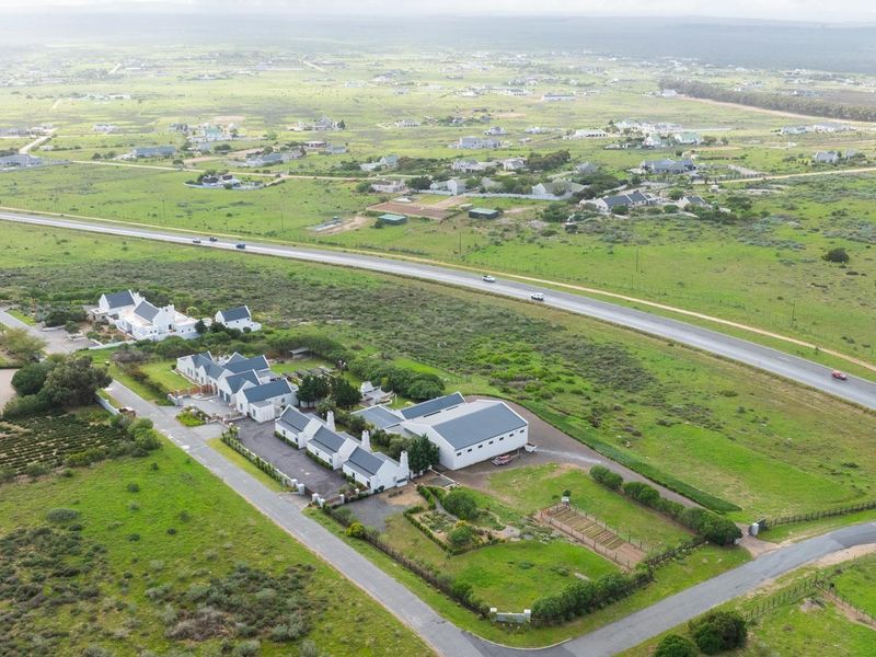 PRIME SMALLHOLDING FOR SALE IN OLIFANTSKOP ESTATE - EXCEPTIONAL VERSATILITY and INVESTMENT POTENTIAL - Photo 2