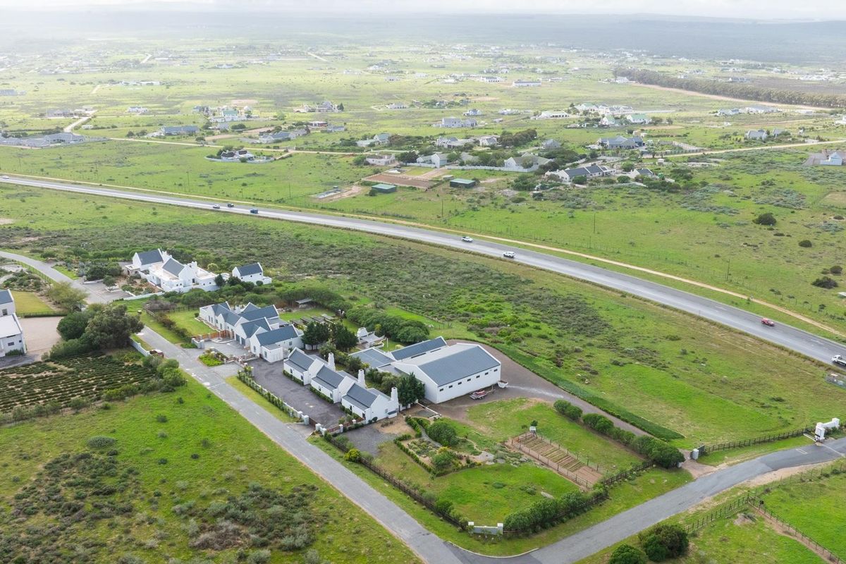 PRIME SMALLHOLDING FOR SALE IN OLIFANTSKOP ESTATE - EXCEPTIONAL VERSATILITY and INVESTMENT POTENTIAL - Photo 2