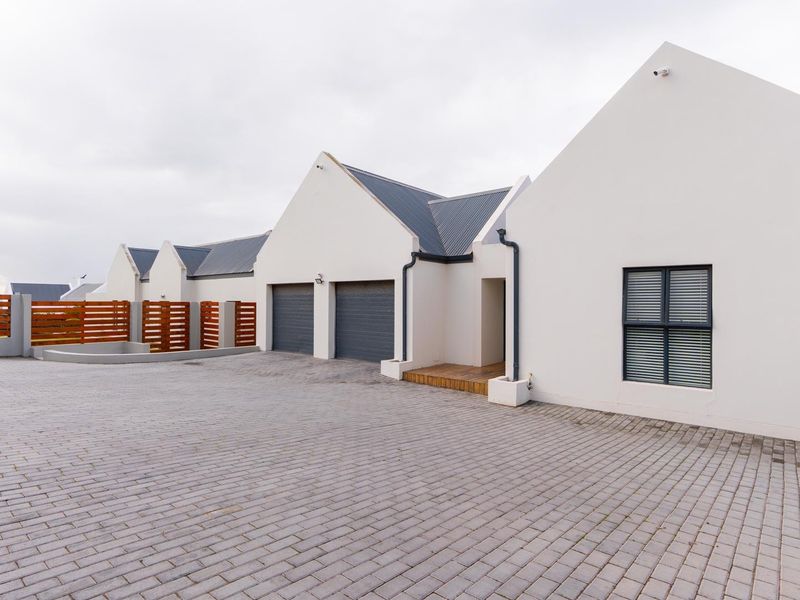 PRIME SMALLHOLDING FOR SALE IN OLIFANTSKOP ESTATE - EXCEPTIONAL VERSATILITY and INVESTMENT POTENTIAL - Photo 9