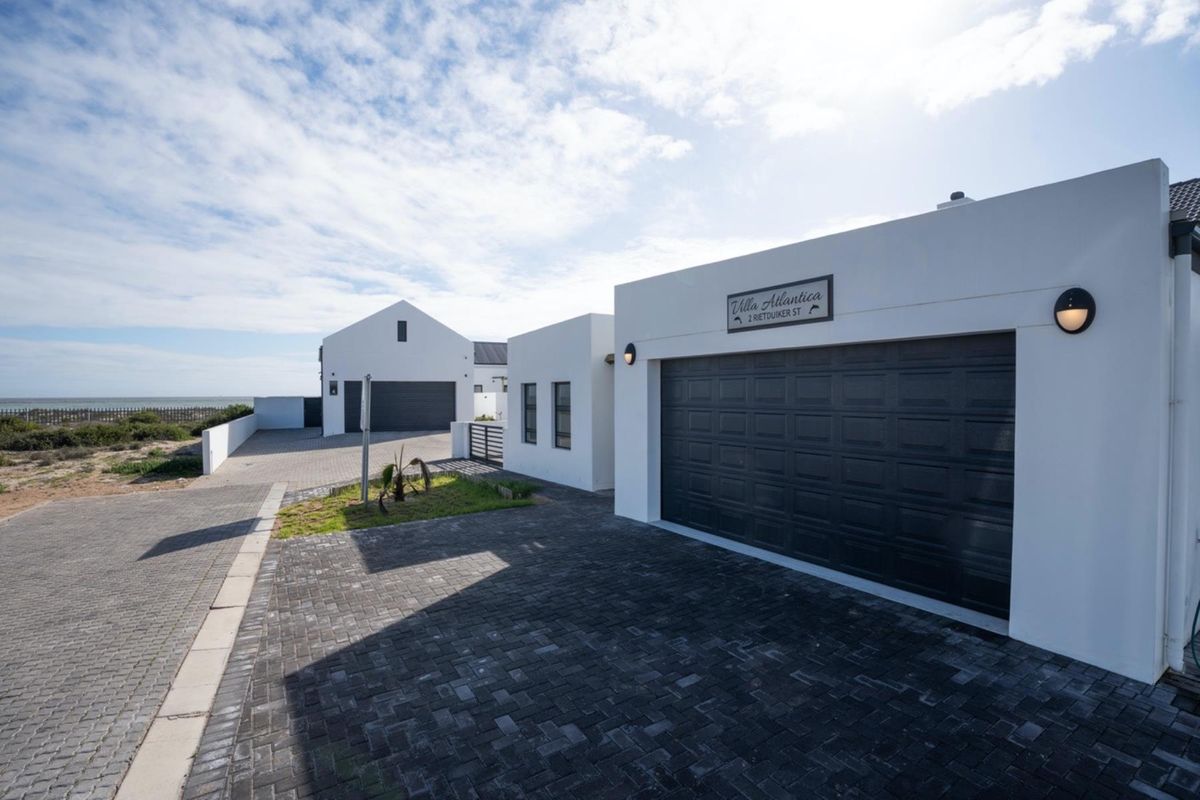 Seaside Living: 4-Bedroom Atlantic Sands North Estate - Photo 2