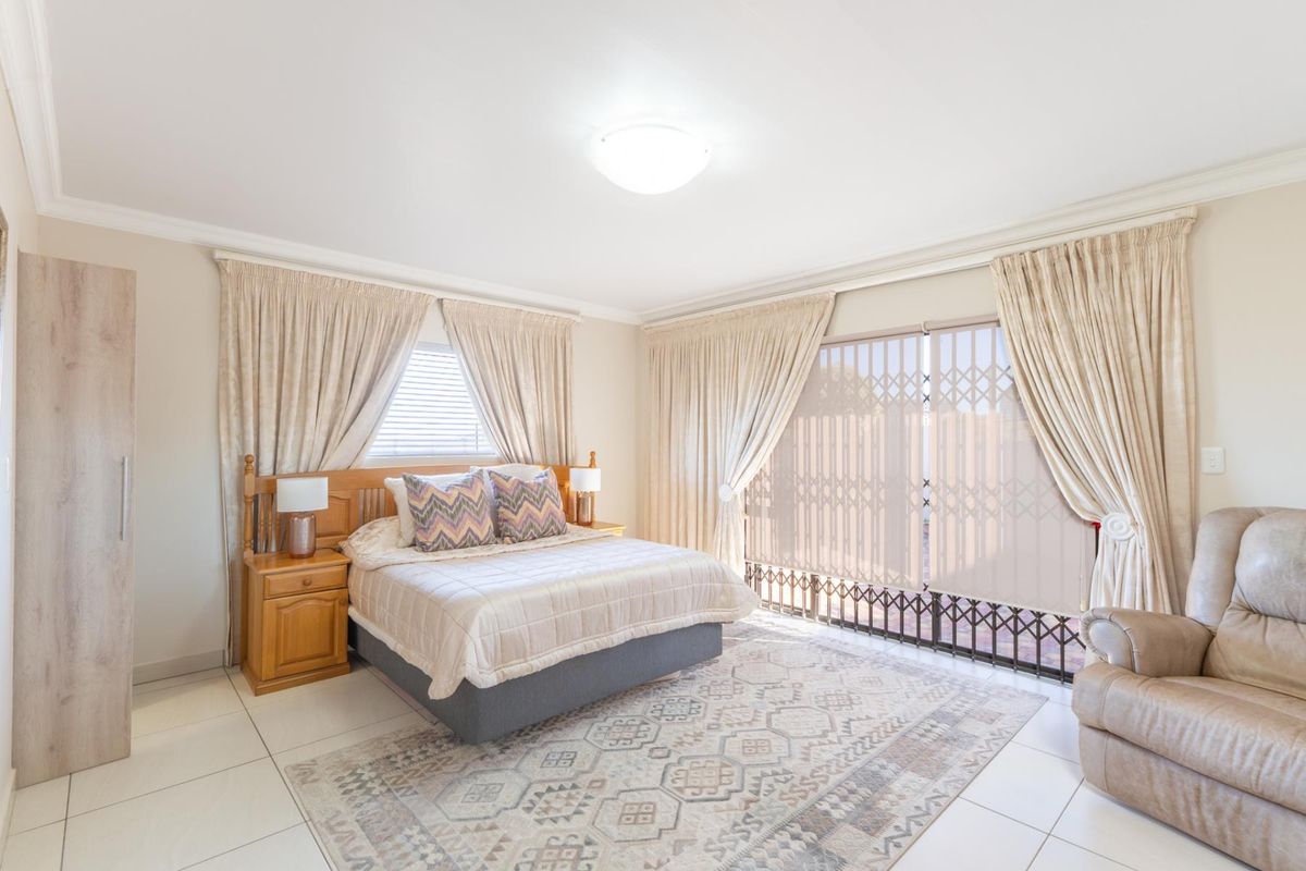 Luxury living with endless ocean views — your forever home in Monte Christo awaits. - Photo 3