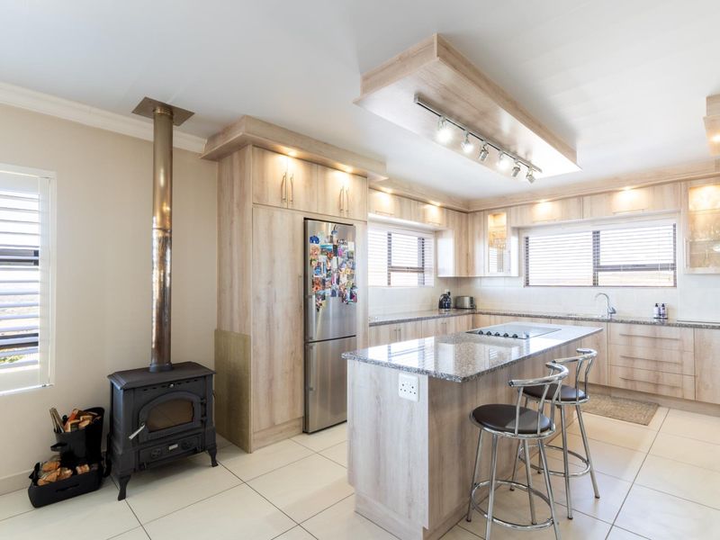 Luxury living with endless ocean views — your forever home in Monte Christo awaits. - Photo 2