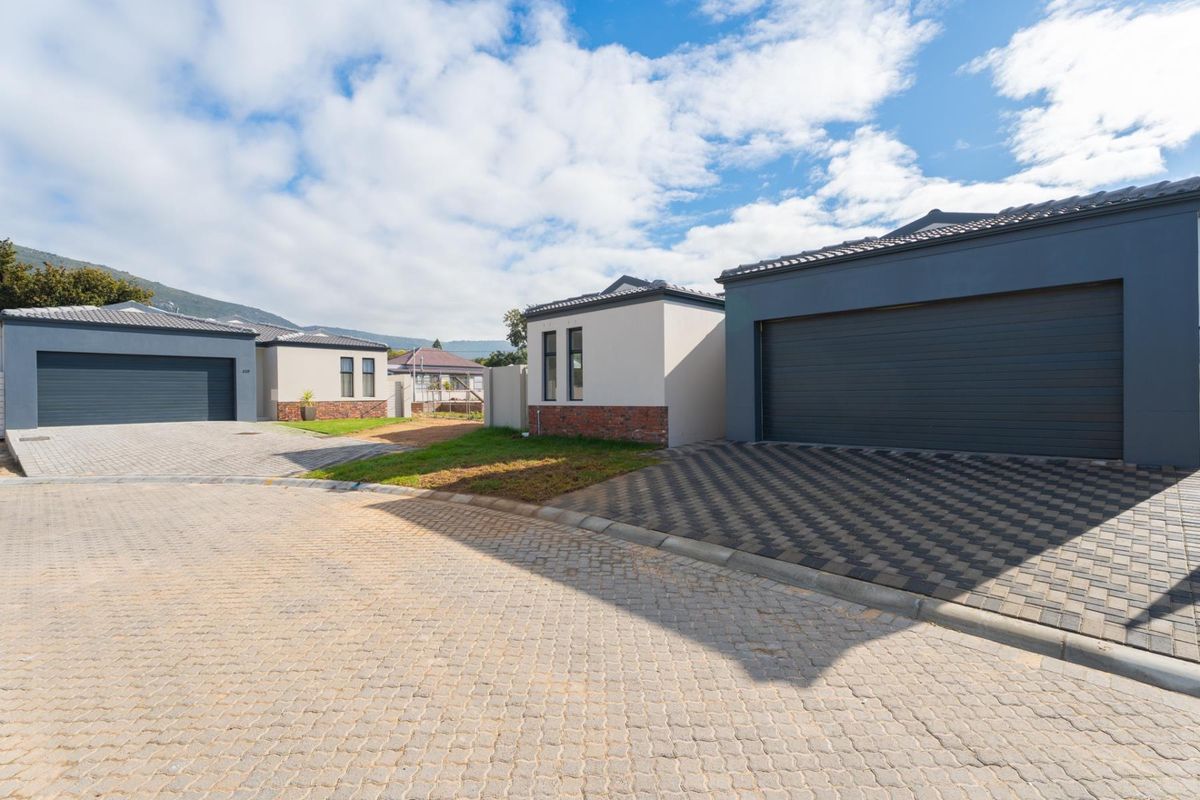 Charming home in Honeydew Country Estate - Photo 3