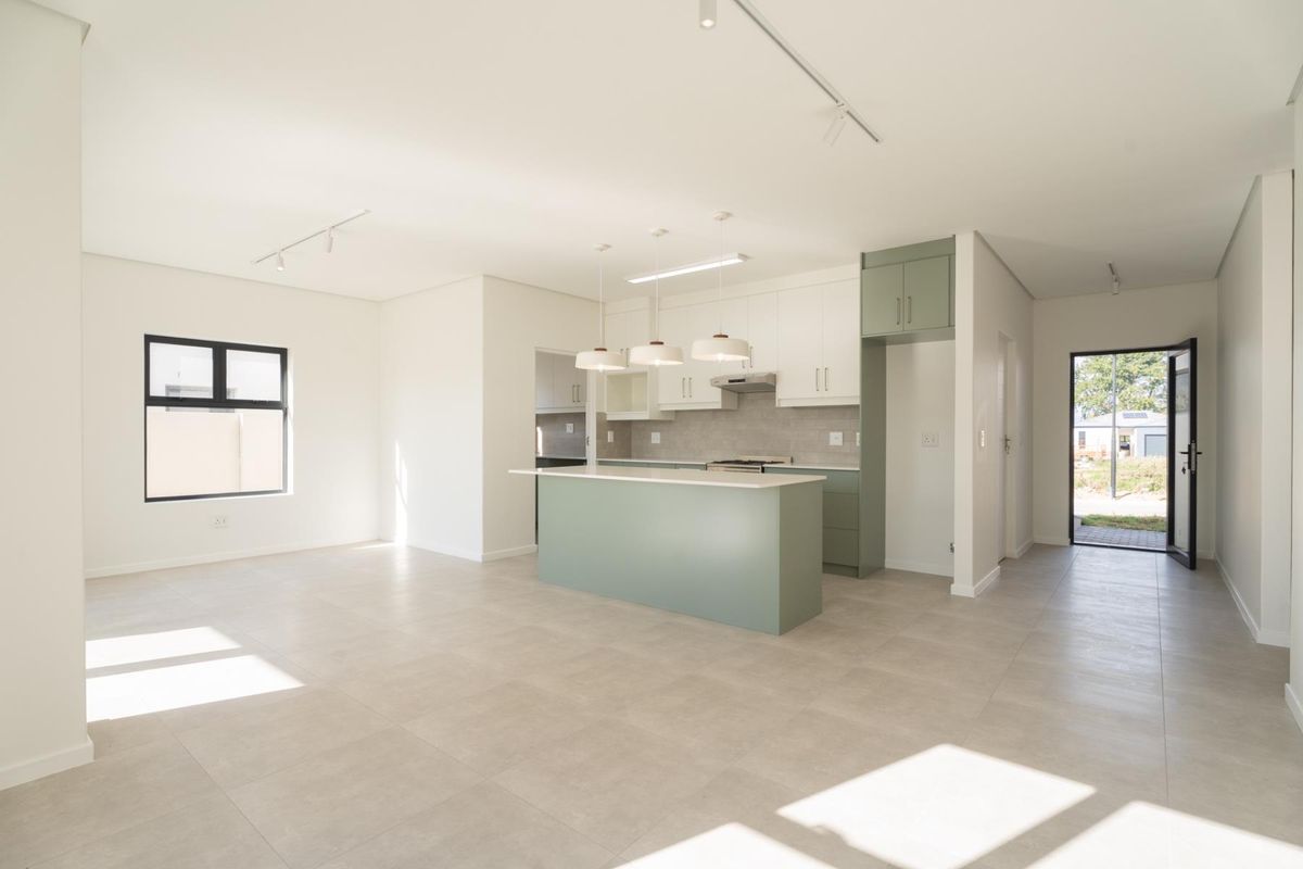 Charming home in Honeydew Country Estate - Photo 5