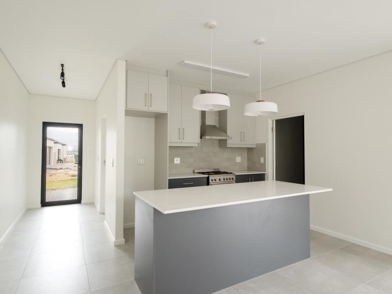 Stunning Type 5B 3-Bedroom house in Honeydew Country Estate - Photo 8