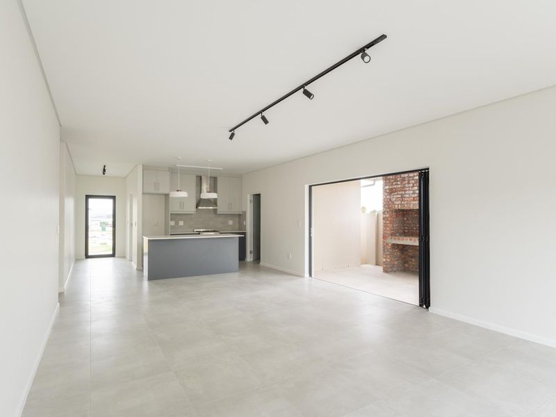 Stunning Type 5B 3-Bedroom house in Honeydew Country Estate - Photo 7