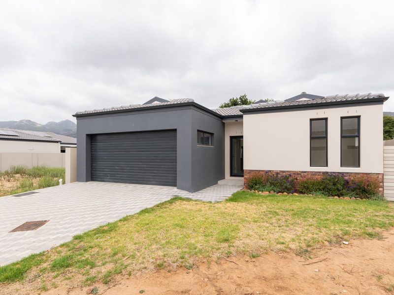 Stunning Type 5B 3-Bedroom house in Honeydew Country Estate - Photo 2