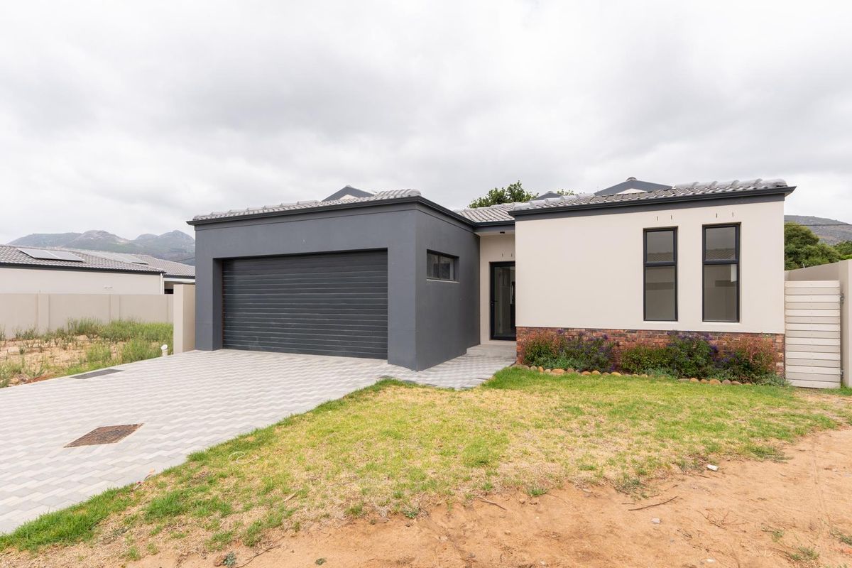 Stunning Type 5B 3-Bedroom house in Honeydew Country Estate - Photo 2