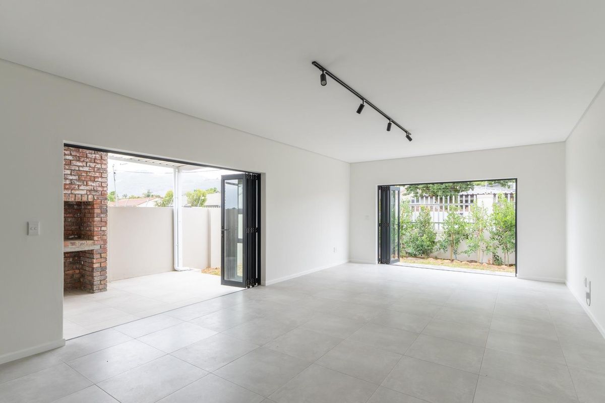 Stunning Type 5B 3-Bedroom house in Honeydew Country Estate - Photo 4