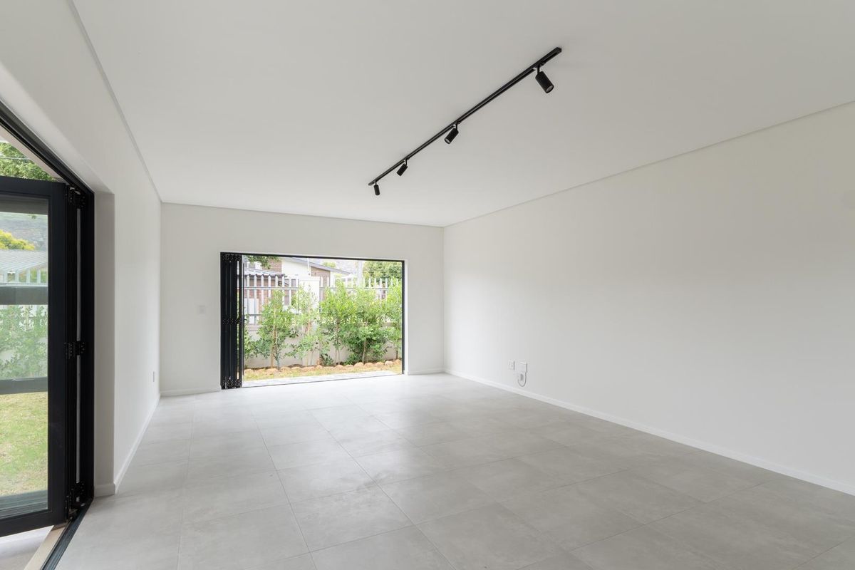 Stunning Type 5B 3-Bedroom house in Honeydew Country Estate - Photo 5