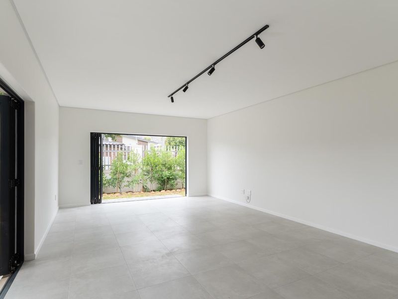 Stunning Type 5B 3-Bedroom house in Honeydew Country Estate - Photo 5