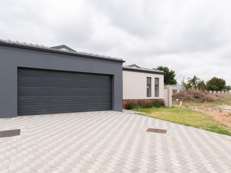 Stunning Type 5B 3-Bedroom house in Honeydew Country Estate - Photo 3