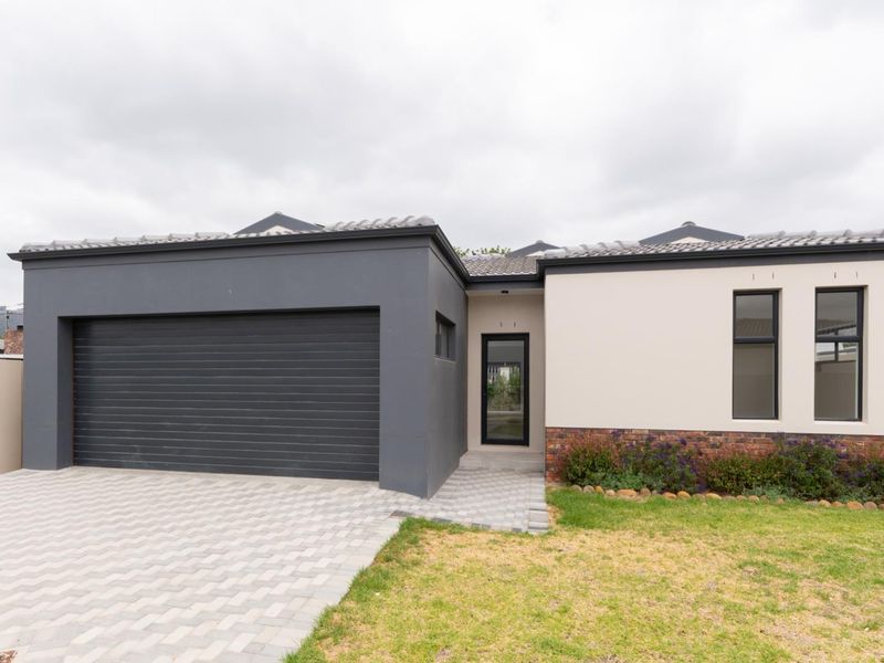 Stunning Type 5B 3-Bedroom house in Honeydew Country Estate - Photo 1