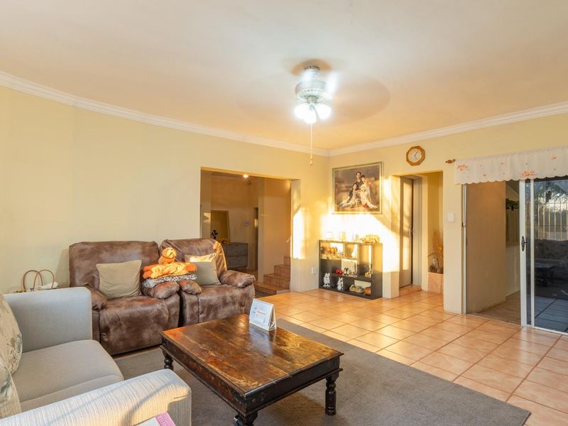 Excellent value for money investment in estate! - Photo 5