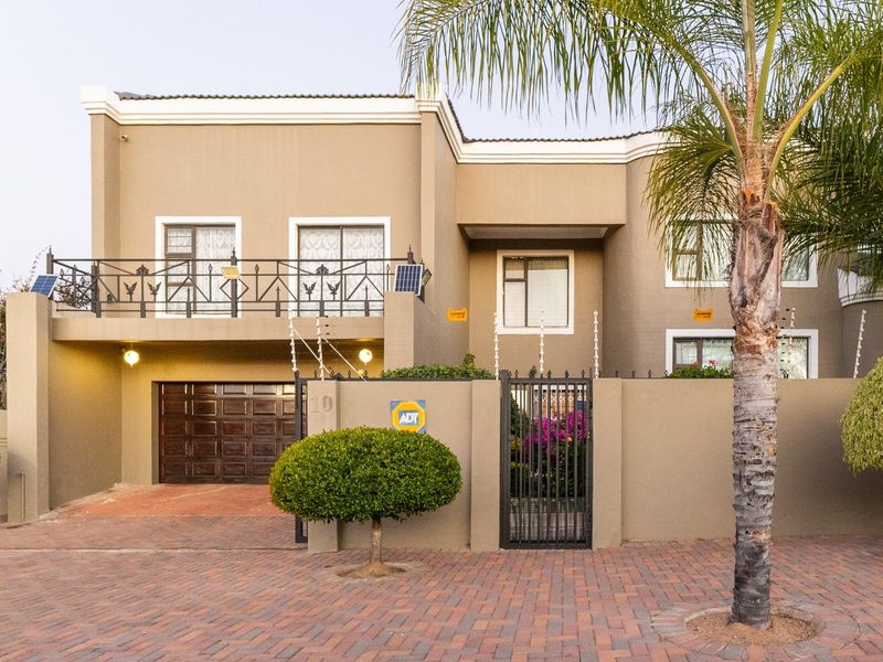 Excellent value for money investment in estate! - Photo 2