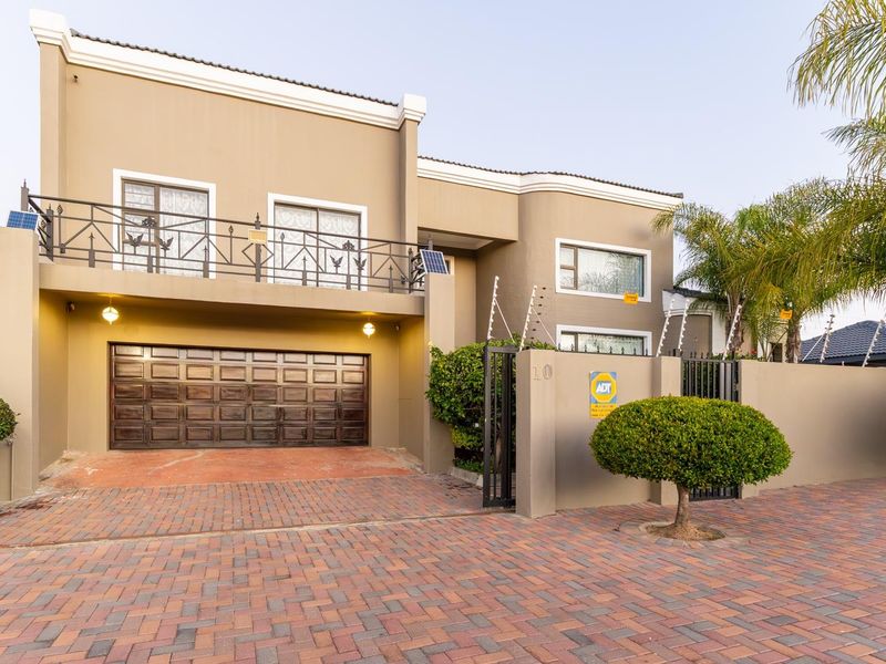 Excellent value for money investment in estate! - Photo 1
