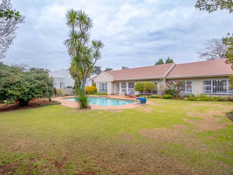 A Refined Family Sanctuary in a Secure Boomed, Natural Setting - Photo 3