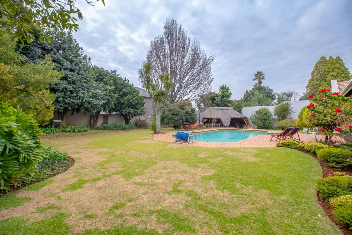 A Refined Family Sanctuary in a Secure Boomed, Natural Setting - Photo 2