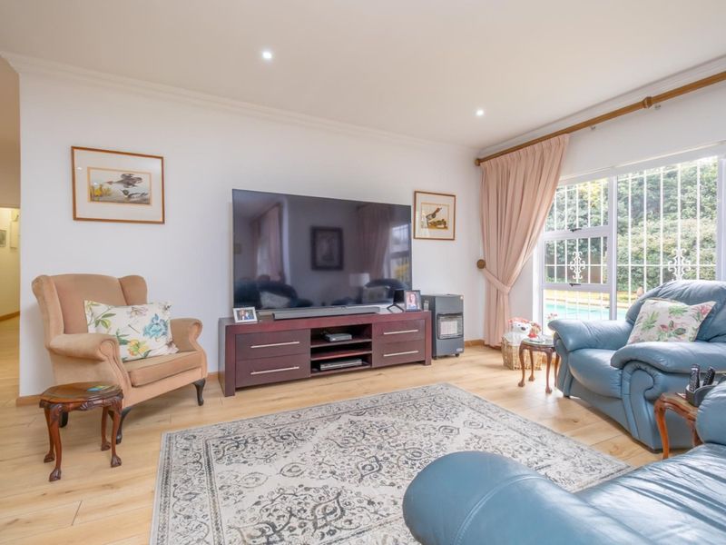 A Refined Family Sanctuary in a Secure Boomed, Natural Setting - Photo 10