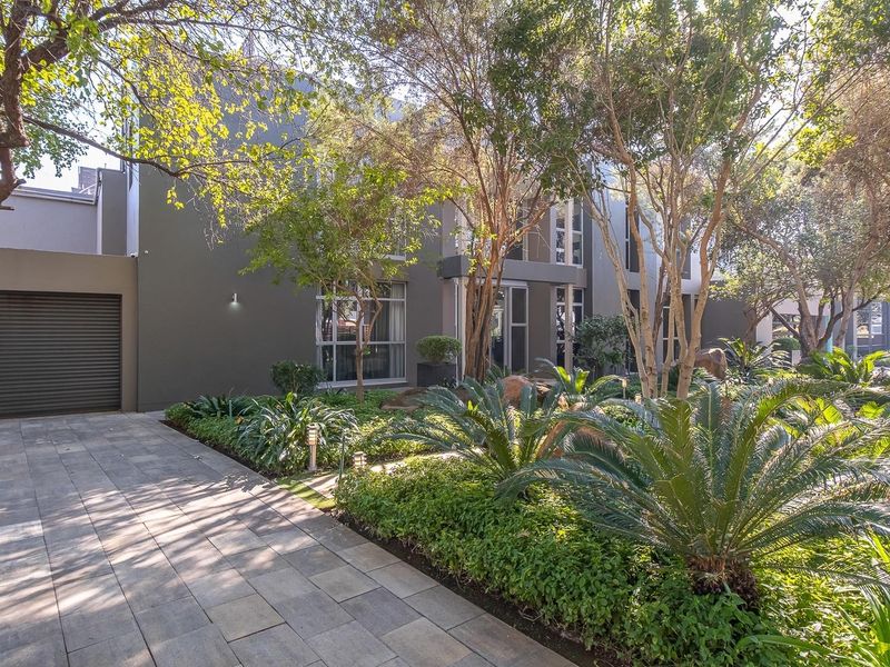 Luxurious 6-Bedroom House In Hartebeesport Dam - Photo 3