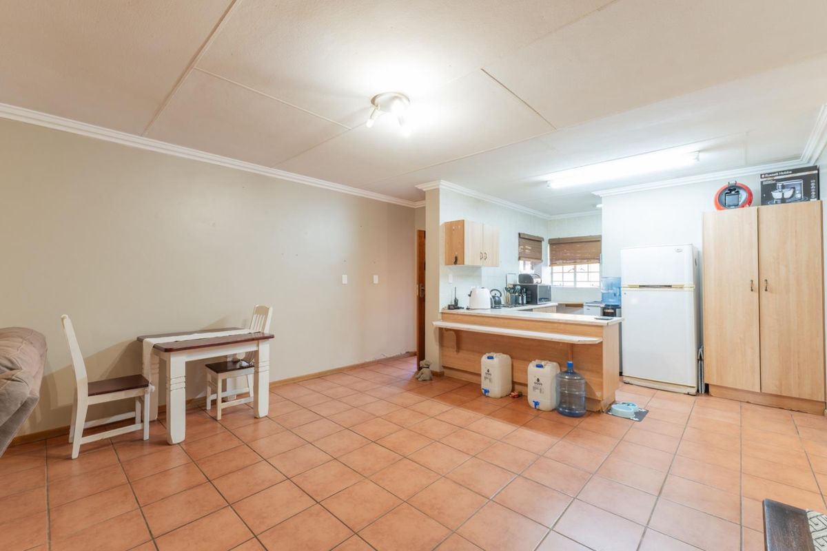 Low Maintenance Lock-up and Go Townhouse in Bendor Ridge - Photo 5