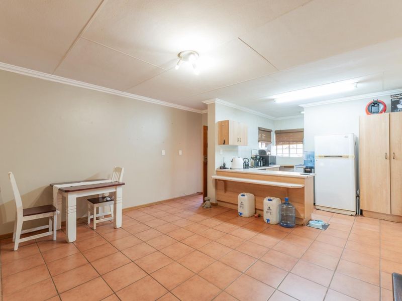 Low Maintenance Lock-up and Go Townhouse in Bendor Ridge - Photo 5