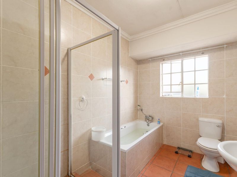 Low Maintenance Lock-up and Go Townhouse in Bendor Ridge - Photo 10