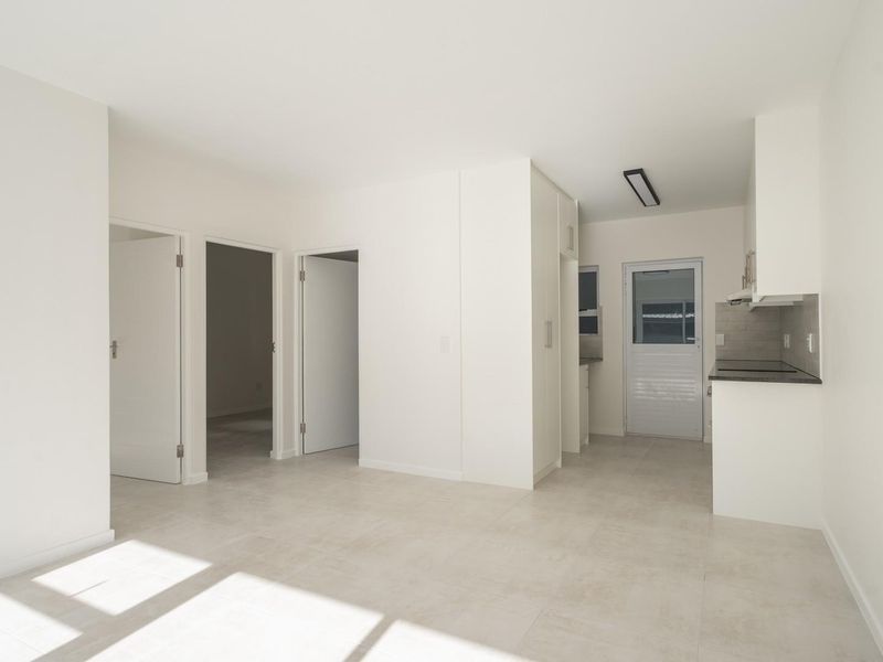 2- Bedroom Groundfloor Apartment to rent in Honeydew Country Estate - Photo 8
