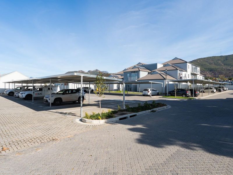 2- Bedroom Groundfloor Apartment to rent in Honeydew Country Estate - Photo 2