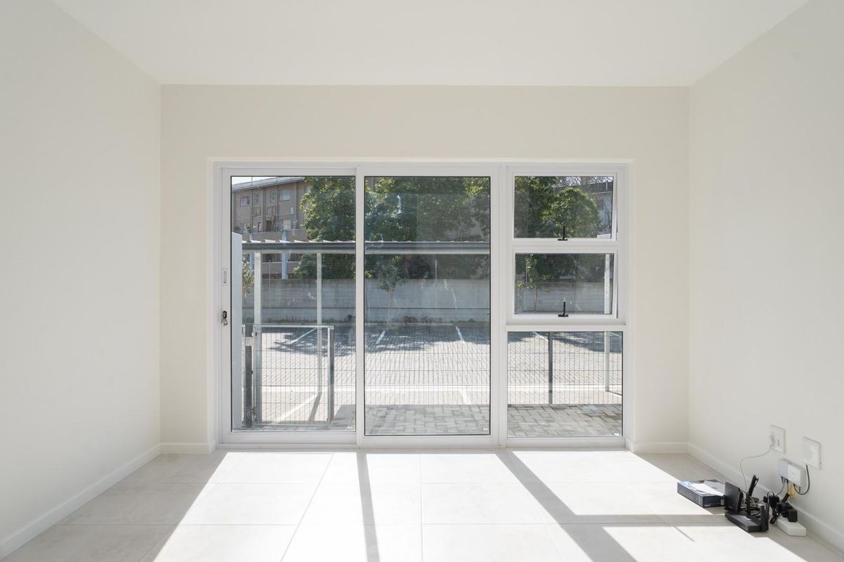 2- Bedroom Groundfloor Apartment to rent in Honeydew Country Estate - Photo 5