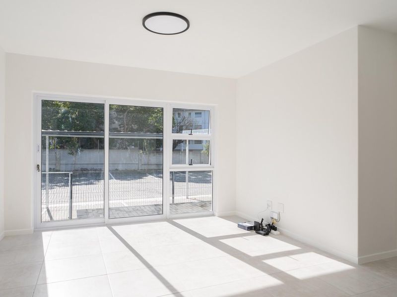 2- Bedroom Groundfloor Apartment to rent in Honeydew Country Estate - Photo 4