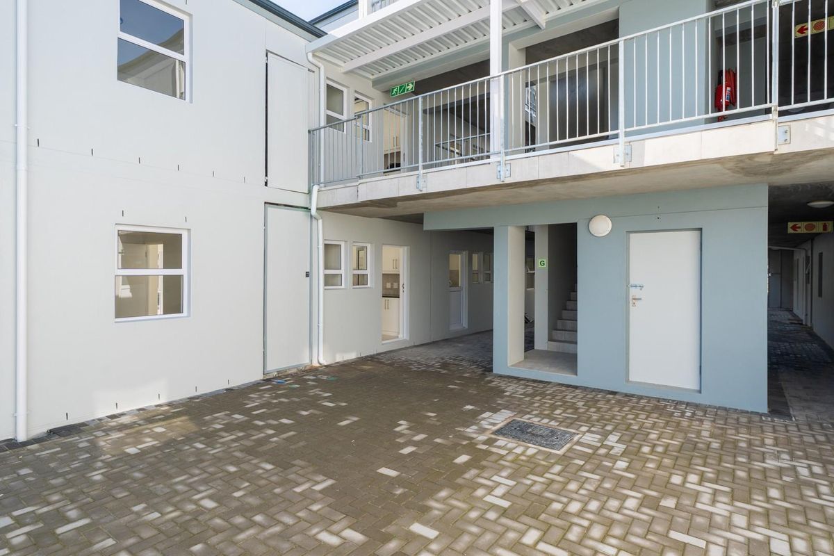 2- Bedroom Groundfloor Apartment to rent in Honeydew Country Estate - Photo 3
