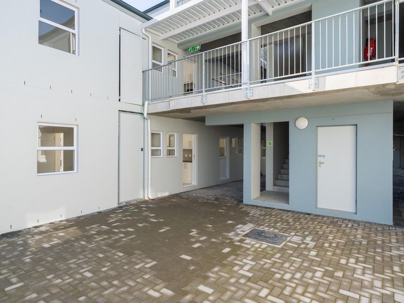 2- Bedroom Groundfloor Apartment to rent in Honeydew Country Estate - Photo 3
