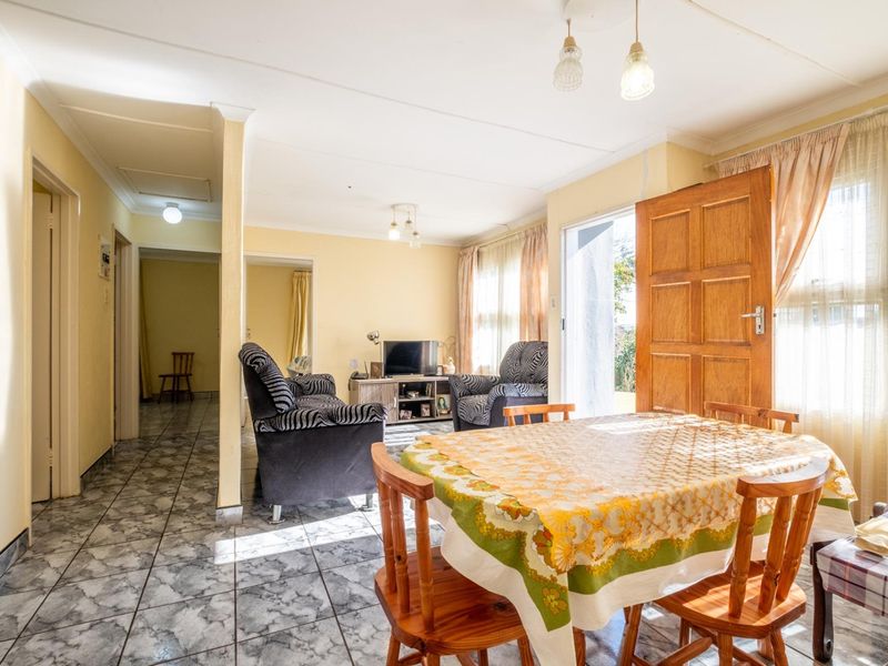 Neat 3-Bedroom Family Home – Howick West - Photo 10