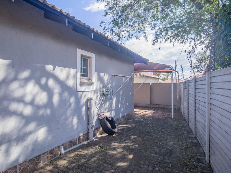 3 Bedroom Townhouse in Bendor! - Photo 8