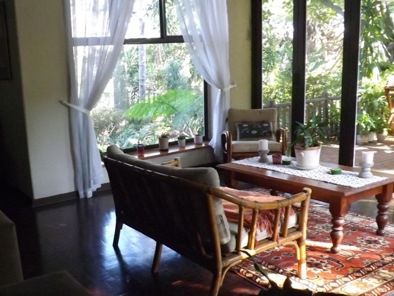 Family Home with bachelor flat - Photo 3