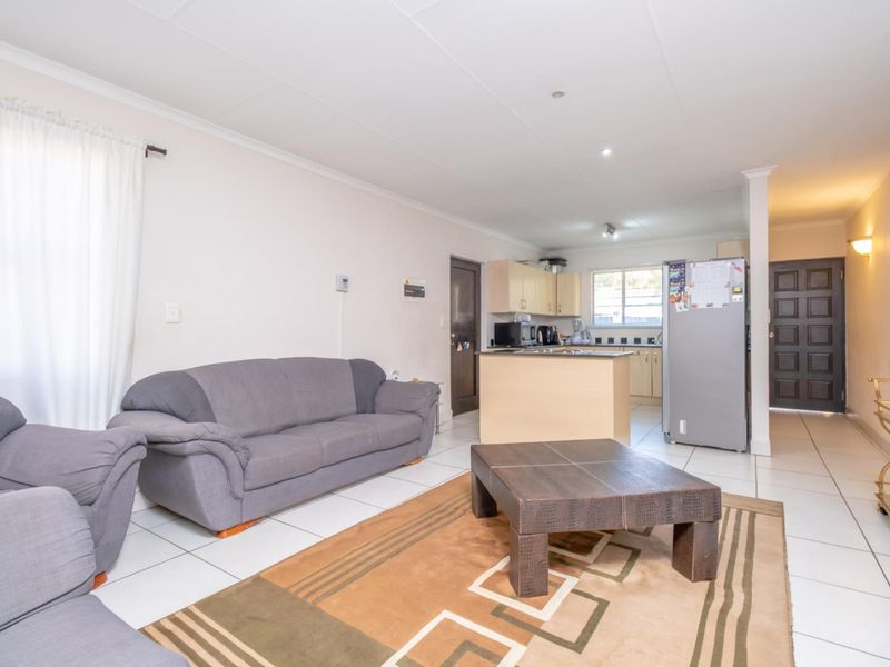 Single Story Three bedroom home for Sale in Sought After Fourways Estate - Photo 6