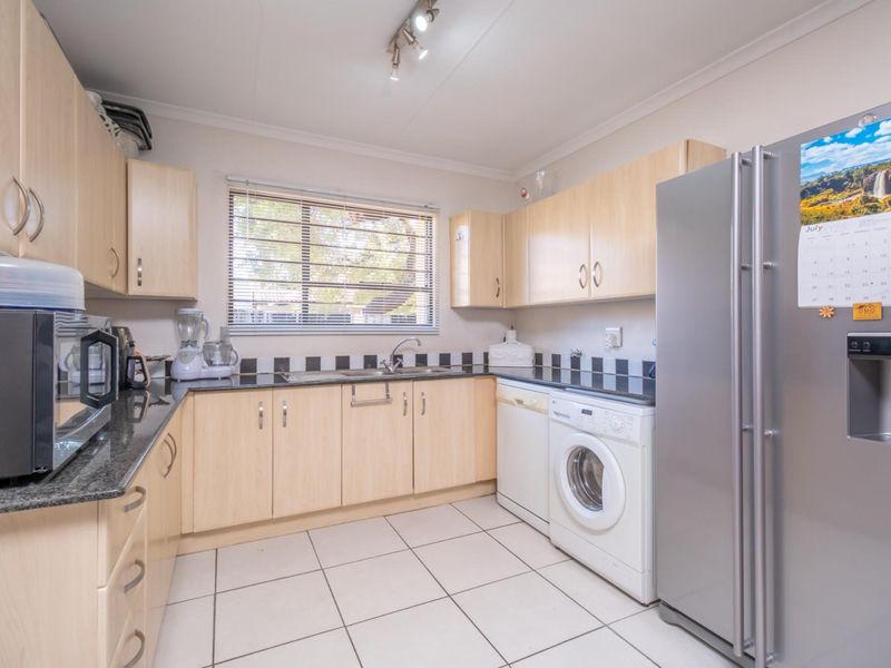 Single Story Three bedroom home for Sale in Sought After Fourways Estate - Photo 10