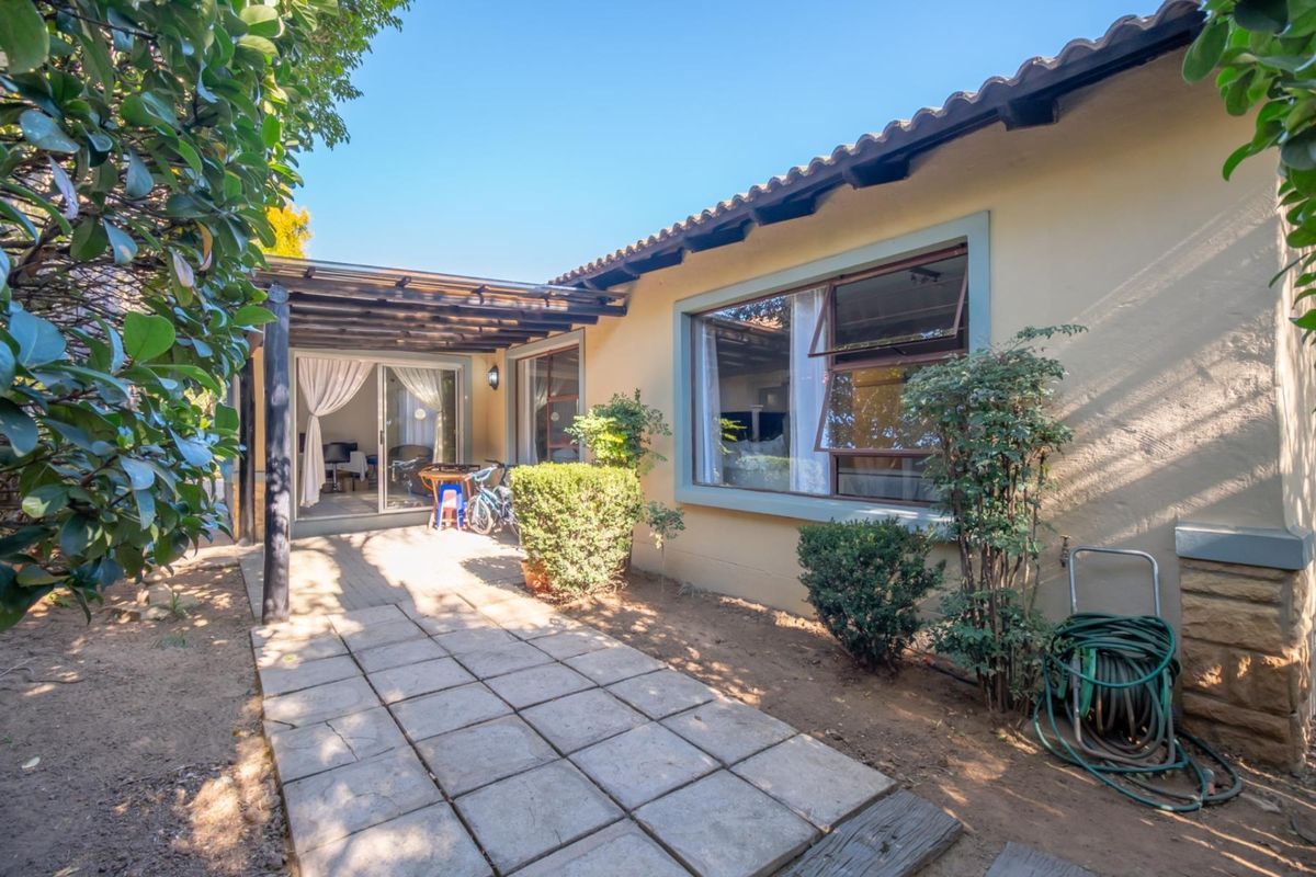 Single Story Three bedroom home for Sale in Sought After Fourways Estate - Photo 2